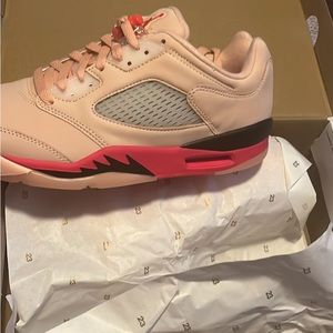 Hey I’m moving.I have new and new/like used clothes and shoes.more will b posted